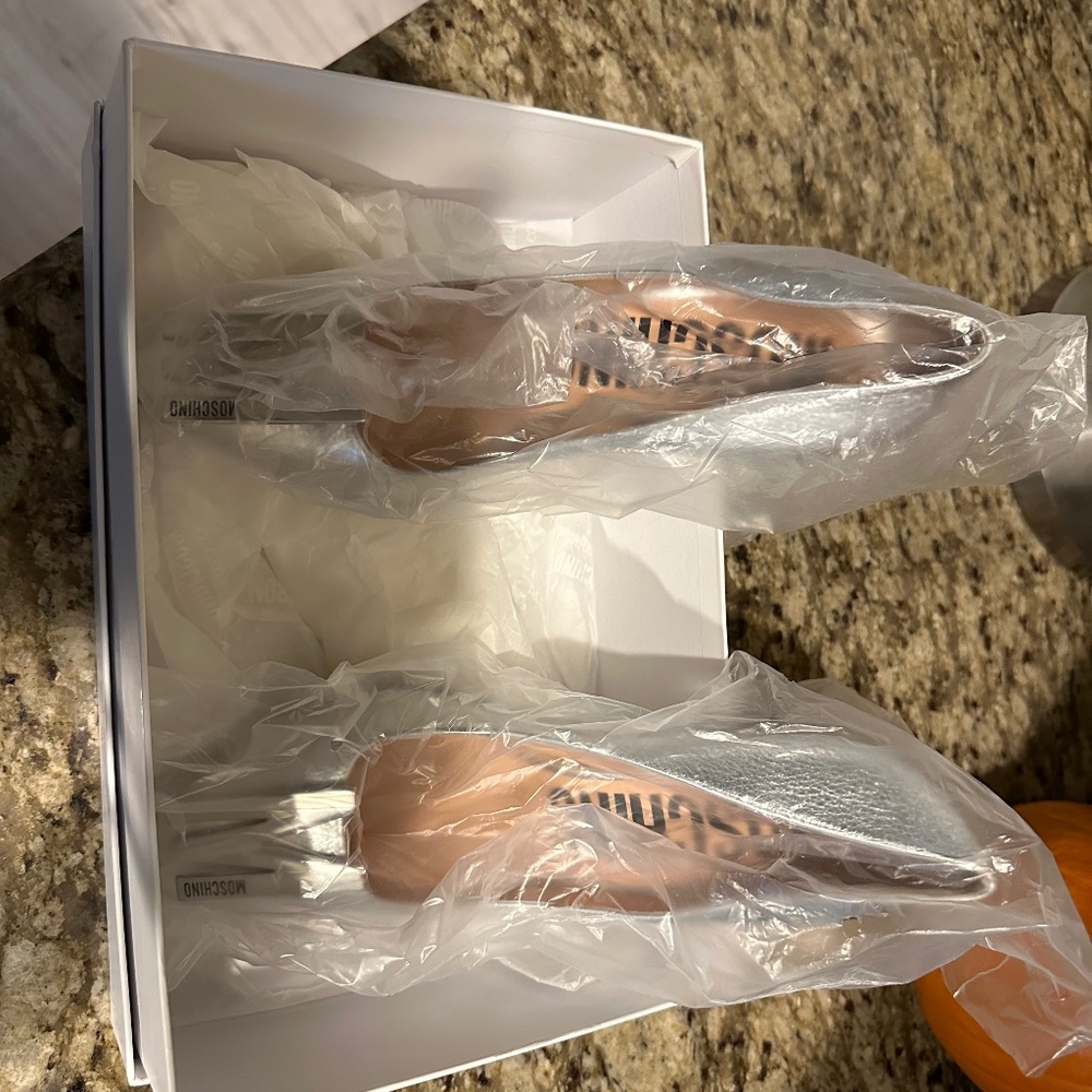 Moschino silver shoed